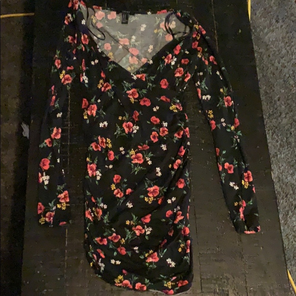 Cute floral dress with long sleeves